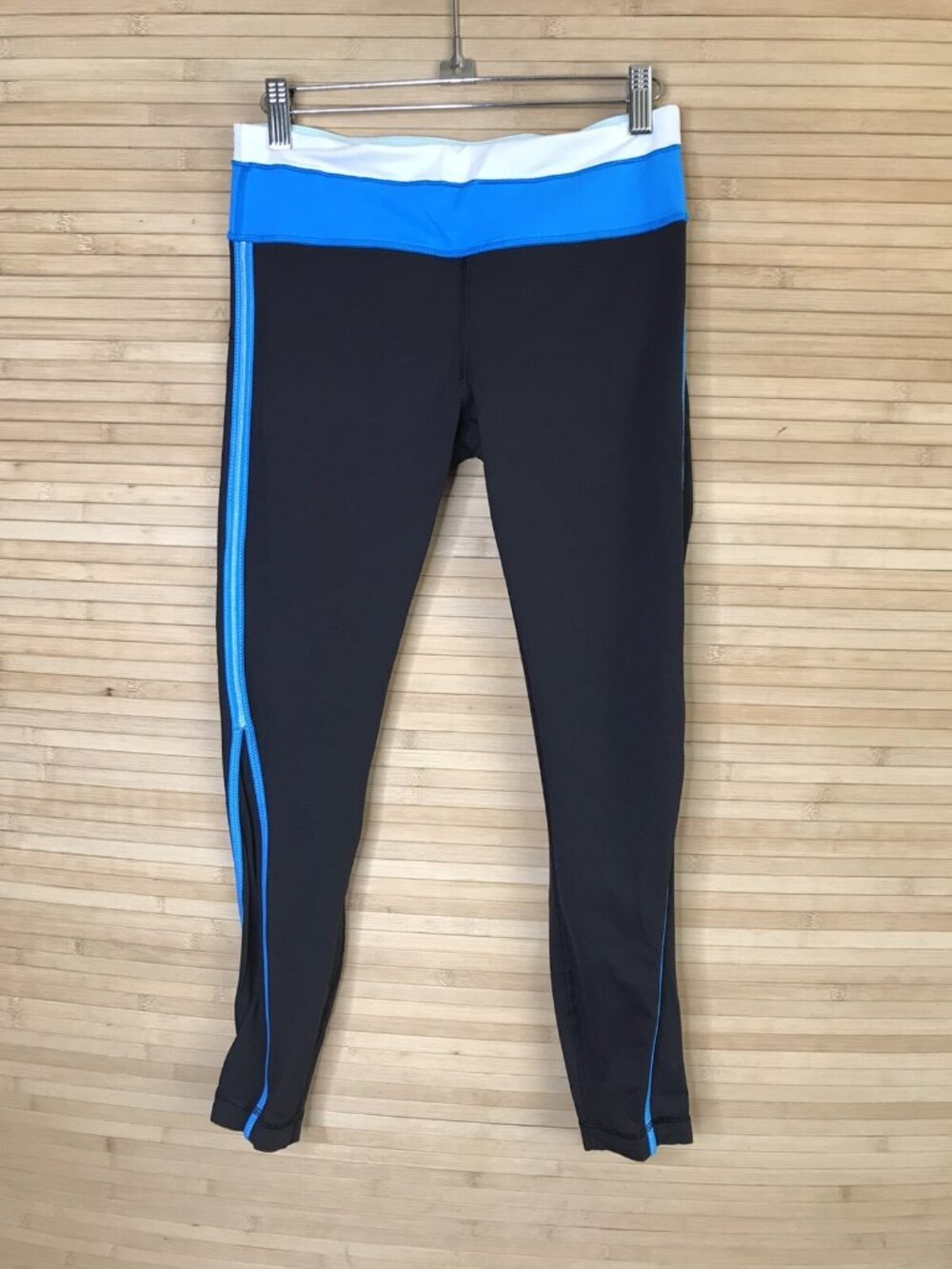 Lululemon race with grace crop legging mini hyper stripe baroque blue Size 6